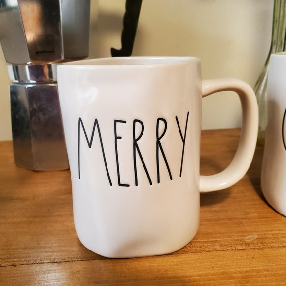 RAE DUNN | Merry Christmas Coffee Mugs (x2) - Picture 4 of 6
